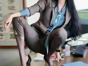 揭秘秘书职场穿搭真相：如何在职场中展现专业与智慧