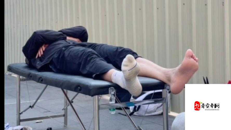 白袜调教粗口贱奴体育生事件背后:当校园生态与青少年心理碰撞